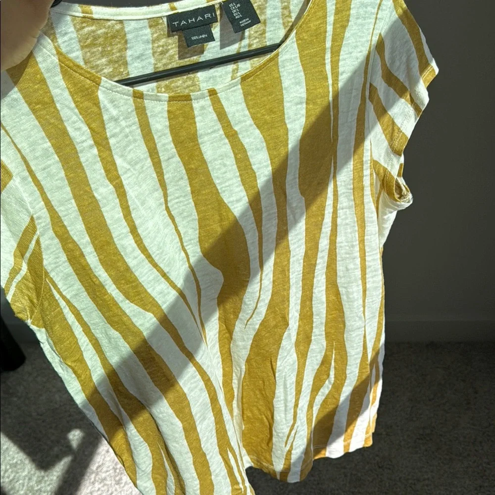 TAHARI Striped Gold and White Women's Top - Picture 6 of 6